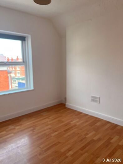 2 Bedroom Flat To Rent In Meirion Gardens, Colwyn Bay, LL29