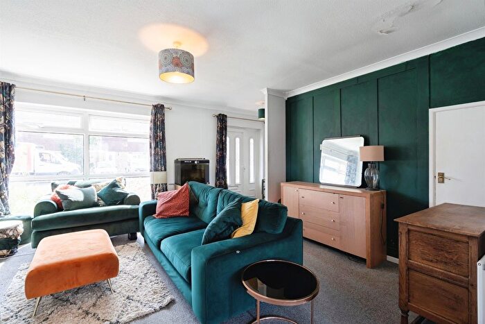 3 Bedroom End Of Terrace House For Sale In Woodgate Park, Woodgate, Chichester, PO20