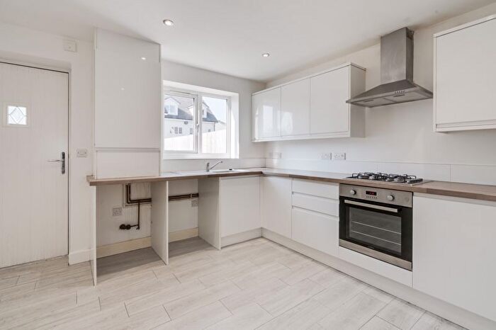 4 Bedroom Mews To Rent In Moorcroft Gardens, Bolton, BL2