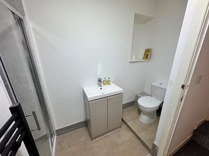 4 Bedroom End Of Terrace House For Sale In Old Park Terrace, Pontypridd, CF37
