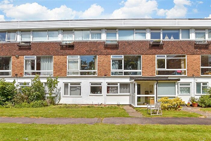2 Bedroom Maisonette For Sale In Doods Road, Reigate, Surrey, RH2
