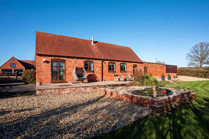 2 Bedroom Barn Conversion For Sale In Dordale Road Bournheath Bromsgrove, Worcestershire, B61