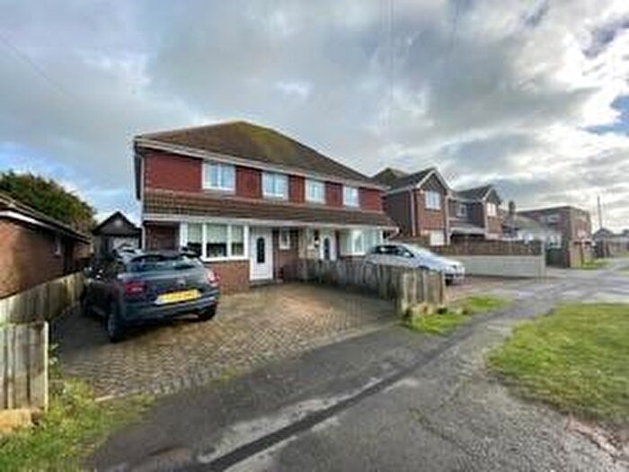 3 Bedroom House To Rent In Friars Avenue, Peacehaven, BN10