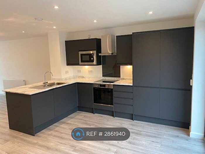 4 Bedroom Terraced House To Rent In Moss Lane East, Manchester, M14