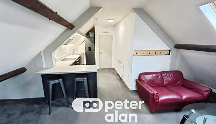 2 Bedroom Apartment To Rent In Flat At John Street, CF47