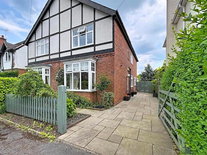 3 Bedroom Semi-Detached House For Sale In Windy Arbour, Kenilworth, CV8