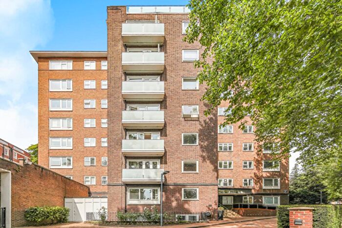3 Bedroom Flat For Sale In Avenue Road, St John's Wood, NW8