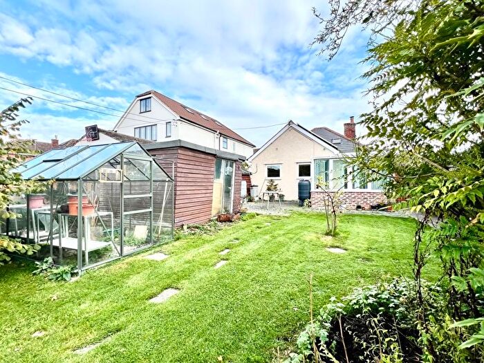 3 Bedroom Detached Bungalow For Sale In Oxford Road, Calne, SN11