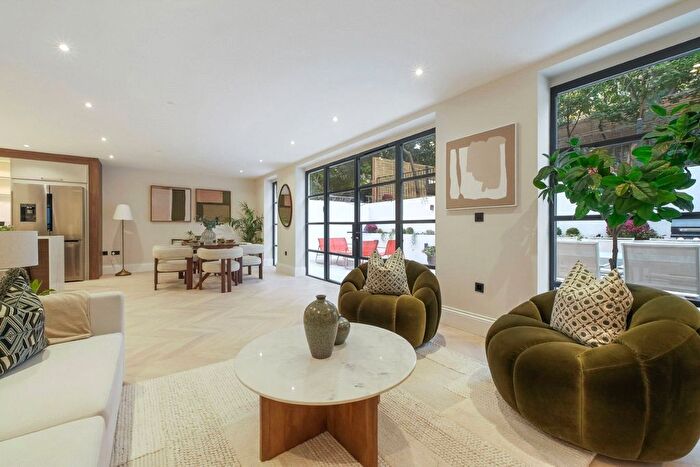 4 Bedroom Flat For Sale In Adamson Road, Belsize Park, London, NW3
