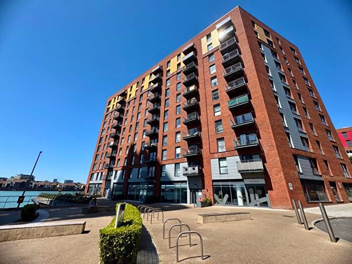 1 Bedroom Flat For Sale In Azera, Capstan Road, Centenary Quay, SO19