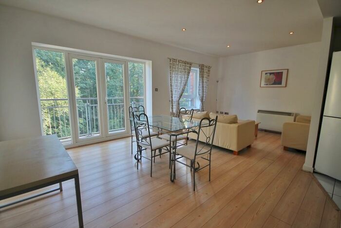 2 Bedroom Apartment To Rent In Western Road, Leicester, LE3