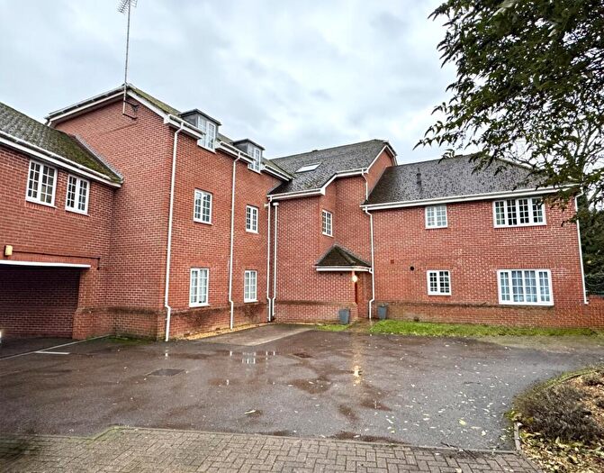 2 Bedroom Apartment For Sale In Burberry House, London Road, Hook, RG27