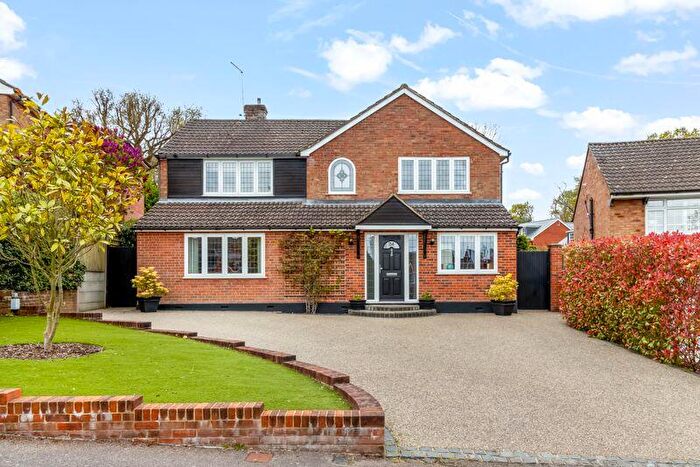 4 Bedroom Detached House To Rent In Coulter Close, Cuffley, EN6
