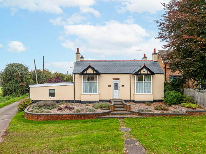 2 Bedroom Detached Bungalow For Sale In Rothwell Road, Desborough, NN14