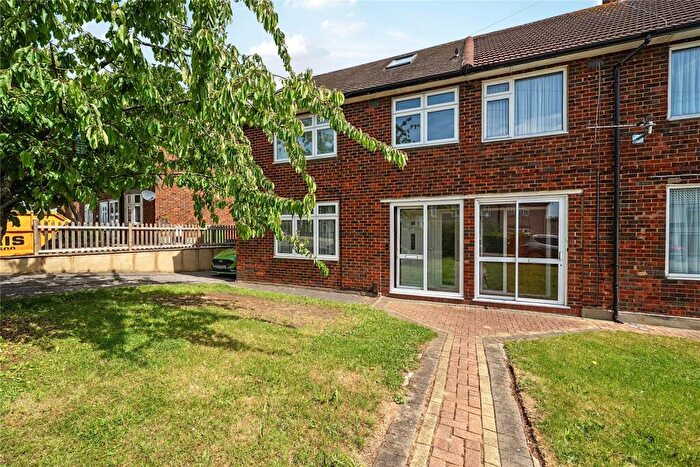 4 Bedroom Semi Detached House For Sale In Bostall Road, Orpington, BR5