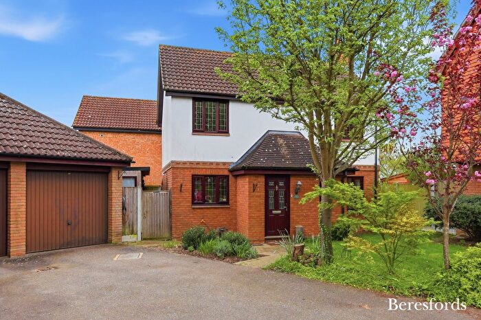 3 Bedroom Detached House For Sale In St. Marys Mead, Broomfield, CM1