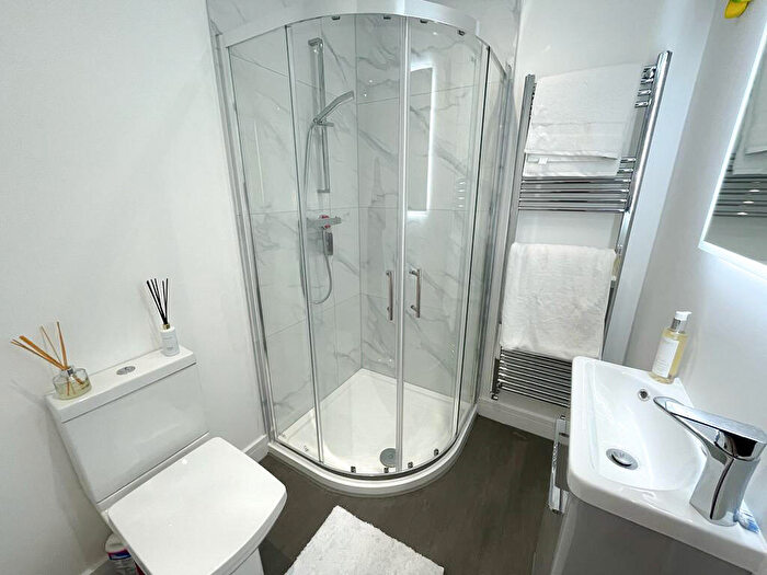 2 Bedroom Apartment To Rent In Main Road, Hockley, SS5