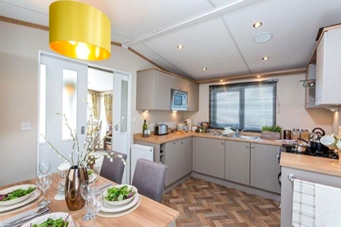 2 Bedroom Park Home For Sale In Brentspool, Kilkhampton, Bude, EX23