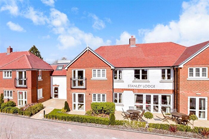 2 Bedroom Flat For Sale In Great Tattenhams, Epsom, Surrey, KT18