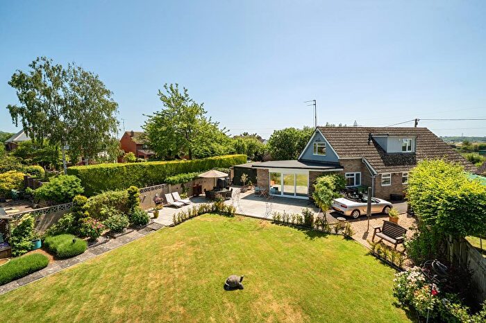 4 Bedroom Detached House For Sale In Farmoor, Oxford, OX2