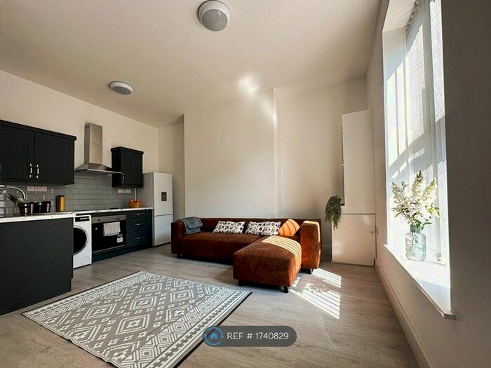 2 Bedroom Flat To Rent In Balmoral Road, Liverpool, L6