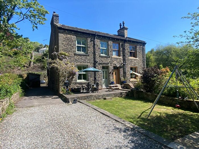 3 Bedroom Semi-Detached House For Sale In Goose Eye, Keighley, BD22