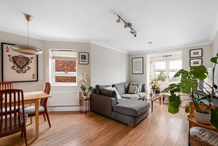2 Bedroom Flat To Rent In Westville Road, Askew Village, Shepherd's Bush, W12