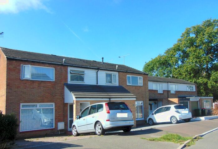 3 Bedroom End Of Terrace House To Rent In Dovedale Crescent, Crawley, RH11