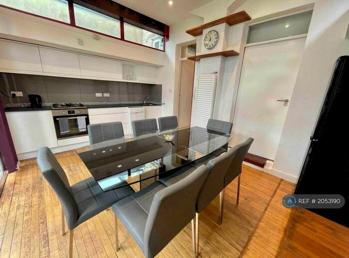 3 Bedroom Terraced House To Rent In Hamilton Road, London, NW11