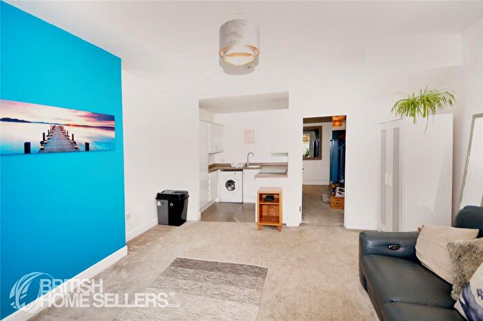 1 Bedroom Maisonette For Sale In St. Bartholomews Lane, Rochester, Kent, ME1