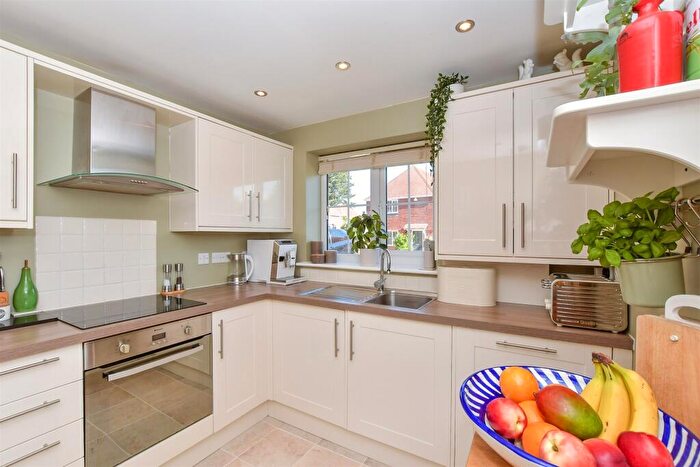 2 Bedroom Semi-Detached House For Sale In Haze Wood Close, Faversham, Kent, ME13