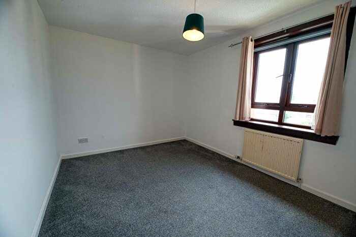 3 Bedroom Flat To Rent In P – Finlow Terrace, Dundee, DD4