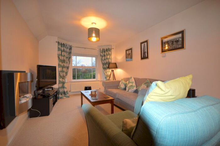 2 Bedroom Flat To Rent In Spire View, Salisbury SP2