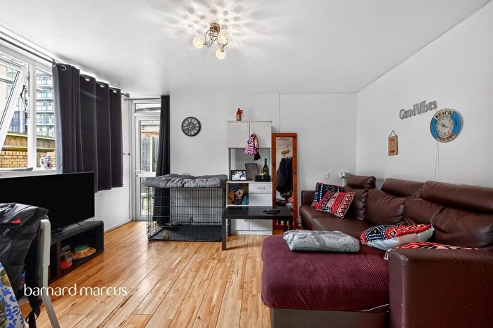 1 Bedroom Flat For Sale In Wentworth Crescent, London, SE15