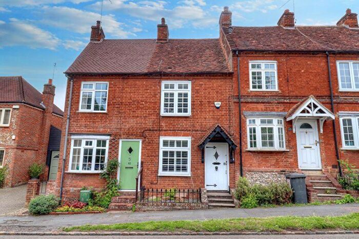 2 Bedroom Character Property For Sale In The Row, Lane End, HP14