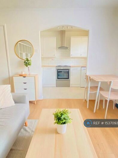 1 Bedroom Flat To Rent In Burns Avenue, Chadwell Heath, Romford, RM6