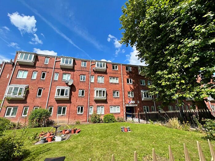 1 Bedroom Flat To Rent In Belle Vue Road, Leeds, West Yorkshire, LS3