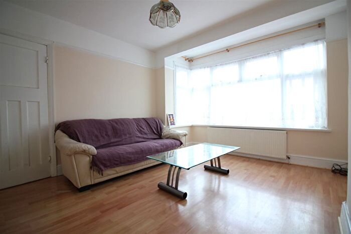 3 Bedroom Property To Rent In Waltham Avenue, Hayes, UB3