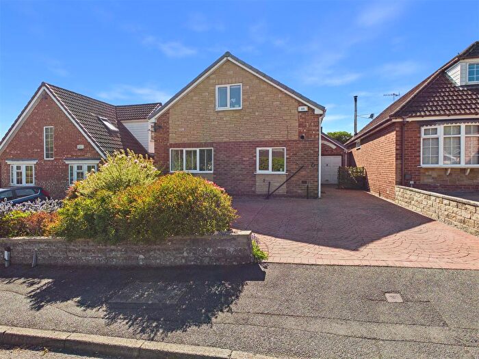 4 Bedroom Detached Bungalow For Sale In Stonelow Crescent, Dronfield, Derbyshire, S18