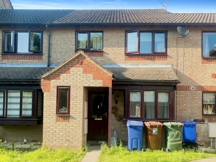 3 Bedroom Terraced House To Rent In Ivatt Walk, Banbury, Oxfordshire, OX16