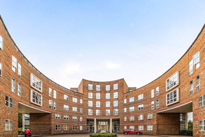 2 Bedroom Flat For Sale In King Henrys Reach, Fulham, London, W6