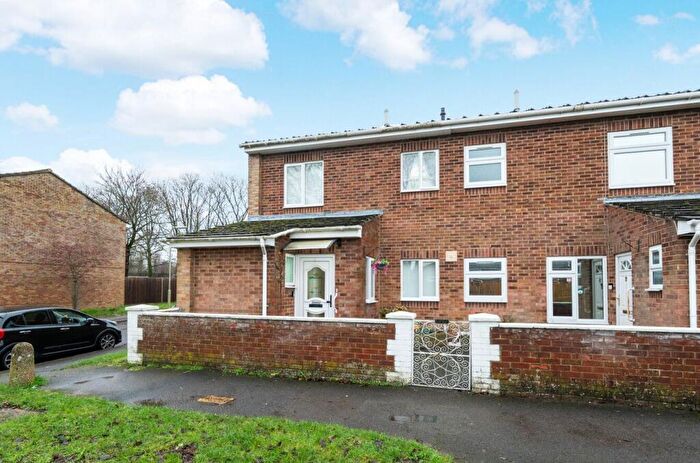 3 Bedroom End Of Terrace House For Sale In Tintagel Close, Andover, SP10