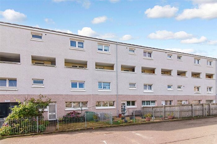 3 Bedroom Flat For Sale In Queen Mary Street, Calton, G40