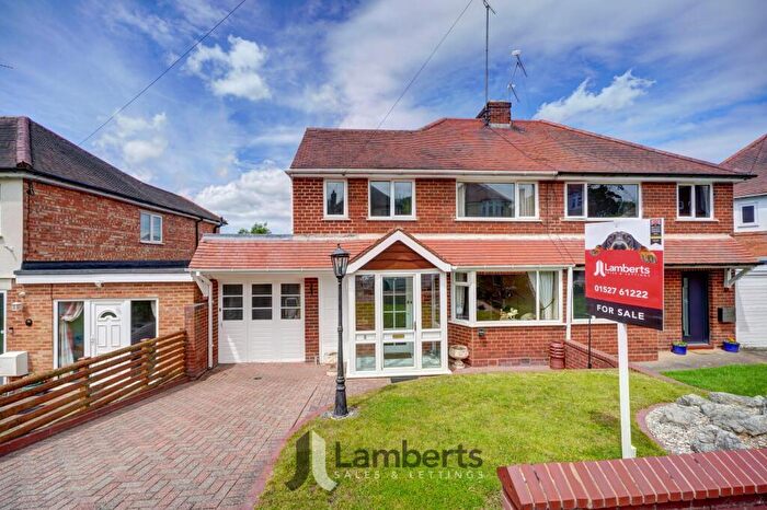 4 Bedroom Semi Detached House For Sale In Clent Avenue, Headless Cross, B97
