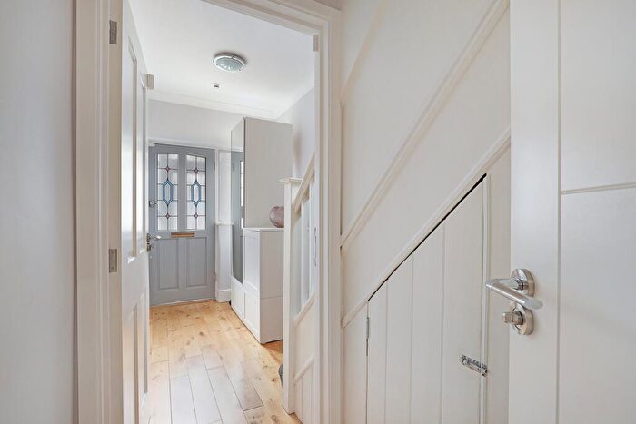 3 Bedroom End Of Terrace House For Sale In Clive Road, Enfield, EN1