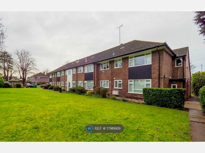 3 Bedroom Maisonette To Rent In Bromet Close, Watford, WD17