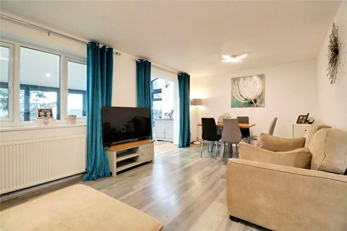 2 Bedroom Semi-Detached House For Sale In Upperthorpe Hill, Westwoodside, Doncaster, Lincolnshire, DN9