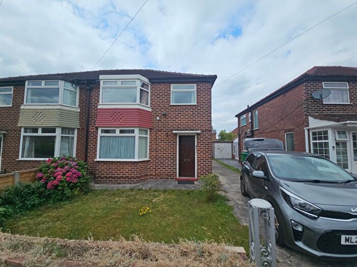 3 Bedroom Semi-Detached House For Sale In Farlands Drive, Manchester, M20