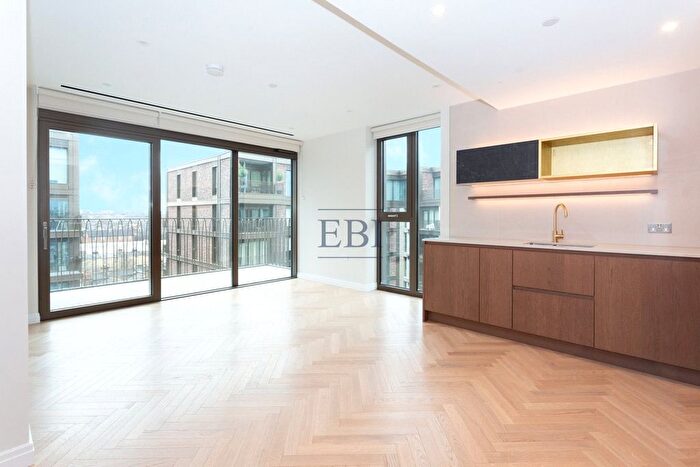 2 Bedroom Flat To Rent In Saxon House, Parkland Walk, Fulham, SW6