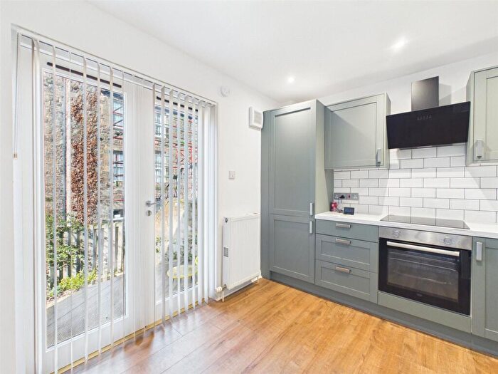 2 Bedroom Semi-Detached House To Rent In York Lane, Edinburgh, Midlothian, EH1